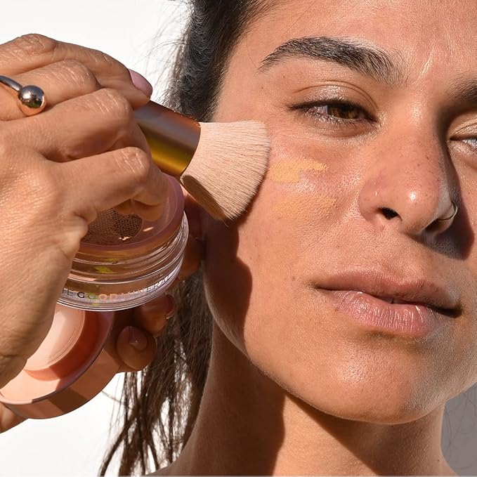 Iconic Flat Blending Brush - The Good Mineral | Best Brush for Loose Powder | Vegan