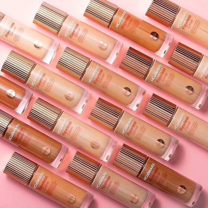 MCoBeauty - Flawless Glow Luminous Skin Filter - 4.5 Medium Shade - 4-in-1 Multi-Use Formula that Contains Squalane - Includes Doe Foot Applicator - Liquid Illuminator