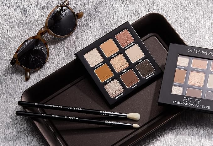 Sigma Beauty Professional E30 Pencil Brush – Pencil Applicator Makeup Brush with Synthetic SigmaTech® Fibers for Flawless Eye Makeup, EyeBrush for Highlighting, Lining, Smudging & Blending (1 Brush)