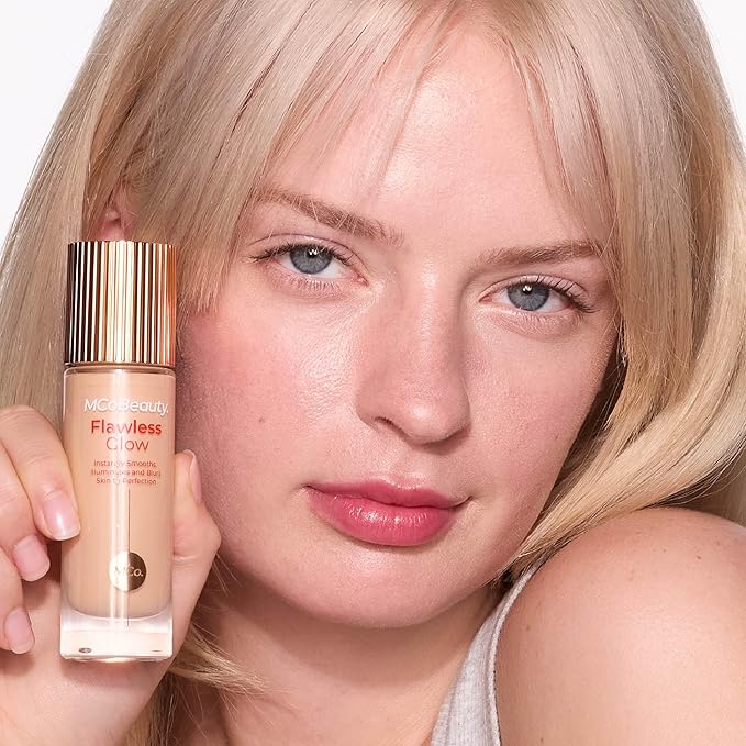 MCoBeauty - Flawless Glow Luminous Skin Filter - 2 Fair Shade - 4-in-1 Multi-Use Formula that Contains Squalane - Includes Doe Foot Applicator - Liquid Illuminator